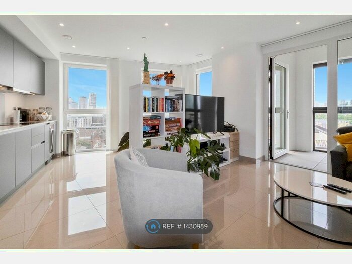 2 Bedroom Flat To Rent In Conquest Tower, London, SE1