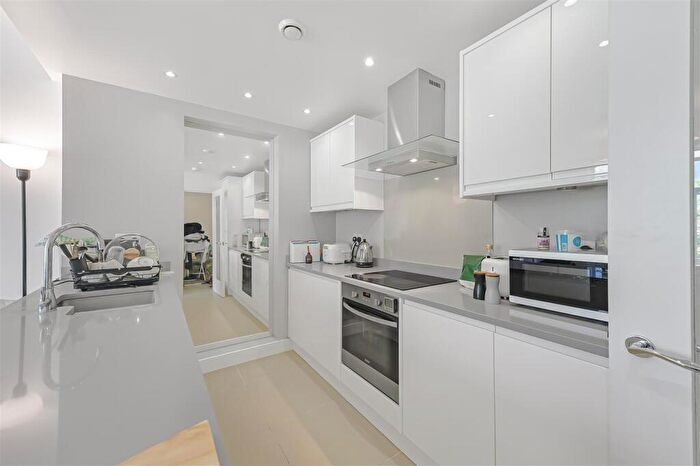 2 Bedroom Flat To Rent In Grove End Gardens, Grove End Road, London, NW8