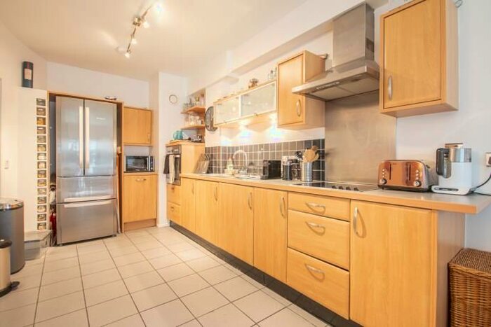 2 Bedroom Flat To Rent In Breadalbane Street, Edinburgh, EH6