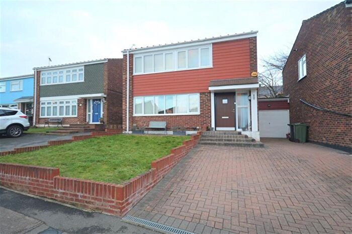 3 Bedroom Detached House For Sale In Nayling Road, Braintree, CM7