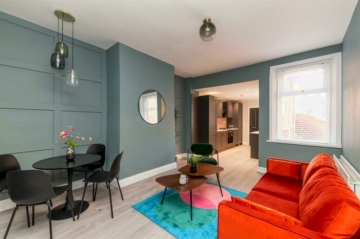 2 Bedroom Flat To Rent In Warwick Street, Heaton, Newcastle Upon Tyne, NE6