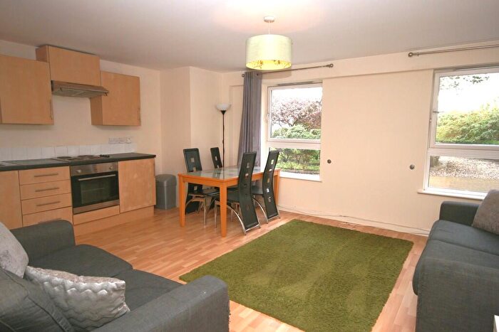 2 Bedroom Flat To Rent In Wallace Street, Bright Bed Part Furnished Apartment, Tradeston - Available //, G5