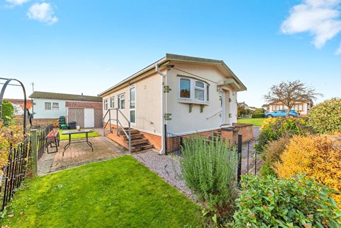 2 Bedroom Park Home For Sale In Allington Gardens, Allington, Grantham, NG32