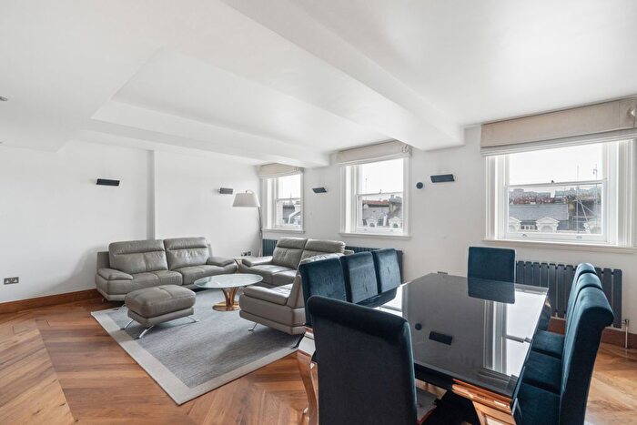3 Bedroom Flat To Rent In Queen's Gate Terrace, London, SW7