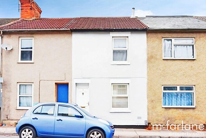 2 Bedroom Terraced House For Sale In Cross Street, Swindon, SN1