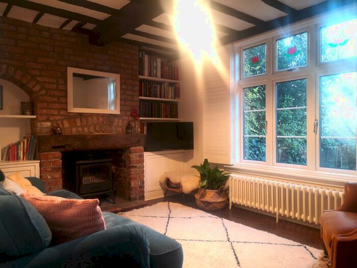 2 Bedroom Cottage To Rent In Backfields, Rochester, ME1