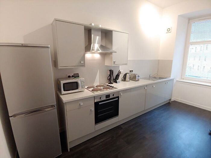 2 Bedroom Flat To Rent In Clarendon Place, St Georges Cross, Glasgow, G20