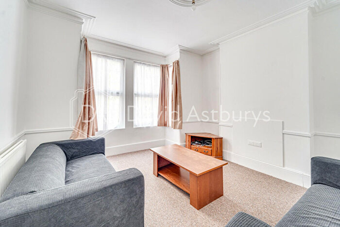 4 Bedroom Terraced House To Rent In Alfoxton Avenue, Turnpike Lane, London, N15