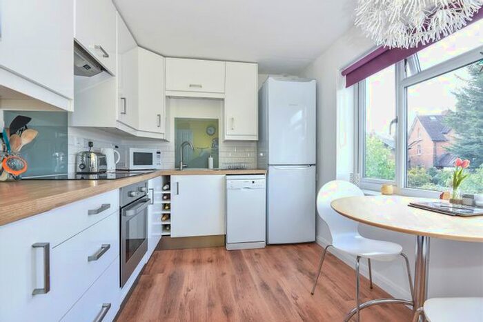 2 Bedroom Maisonette To Rent In Risborough Road, Maidenhead, Berkshire, SL6