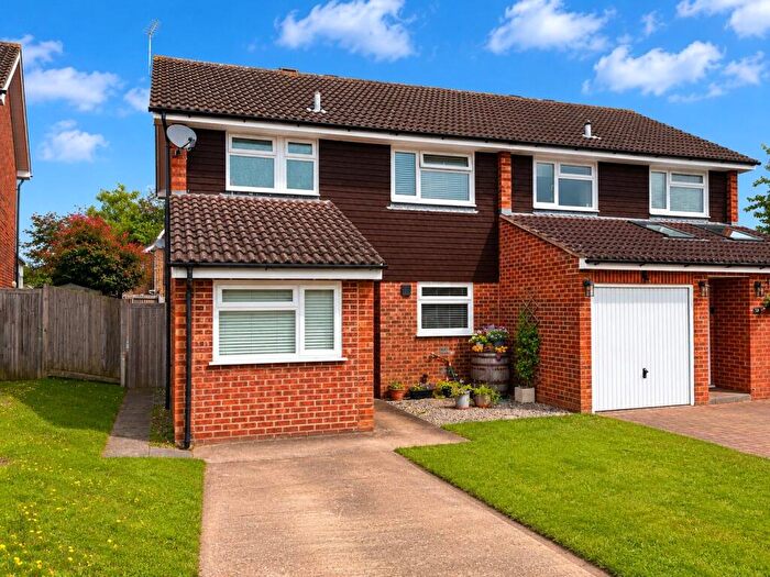 3 Bedroom Semi-Detached House For Sale In Gladeside, St. Albans, Hertfordshire, AL4