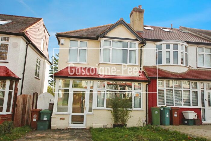 3 Bedroom Property To Rent In Bridgewood Road, Worcester Park, KT4