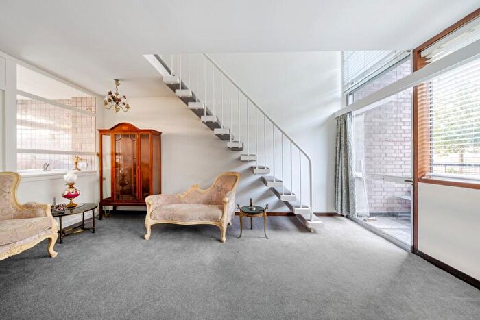 2 Bedroom Flat For Sale In Golden Lane Estate, Clerkenwell, London, EC1Y