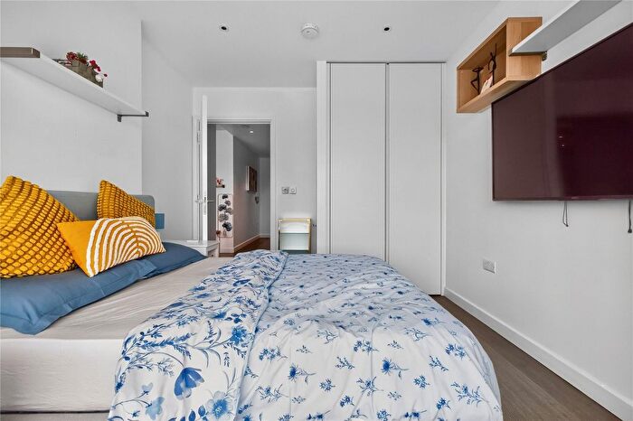 2 Bedroom Flat To Rent In Cutter Lane, London, SE10