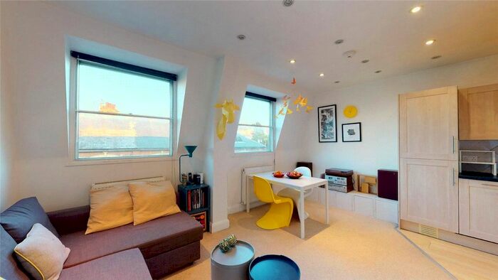 1 Bedroom Flat For Sale In Nevill Street, Tunbridge Wells, Kent, TN2