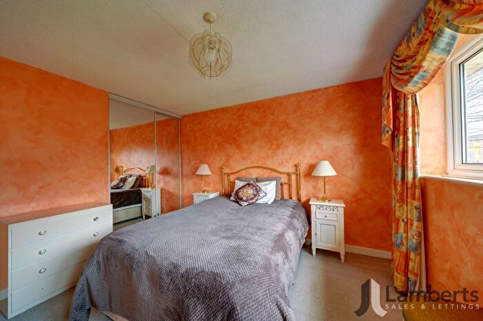 3 Bedroom End Of Terrace House For Sale In Archer Close, Studley, B80