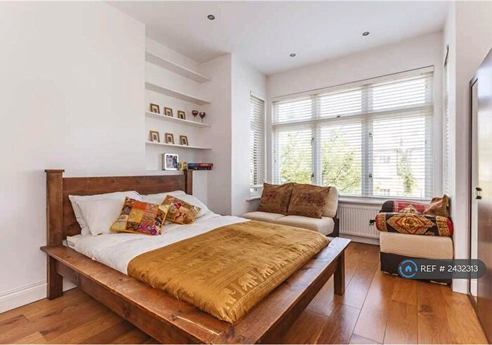 2 Bedroom Flat To Rent In Dyne Road, London, NW6