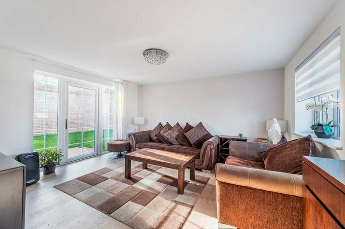 3 Bedroom Detached House To Rent In Moyne Place, Park Royal, London, NW10