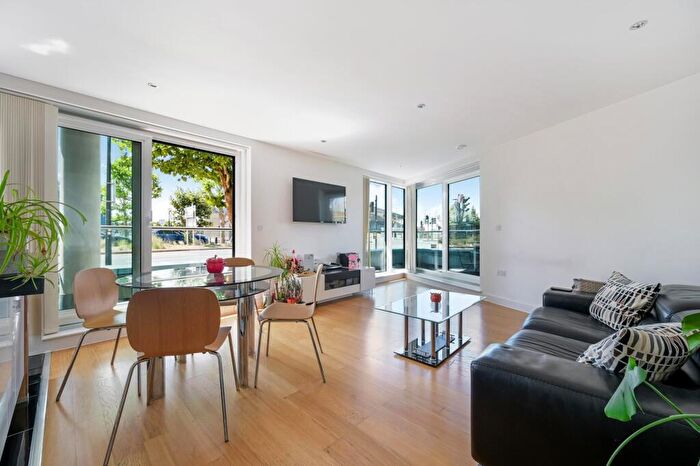3 Bedroom Apartment For Sale In Alaska Apartments, London, E16