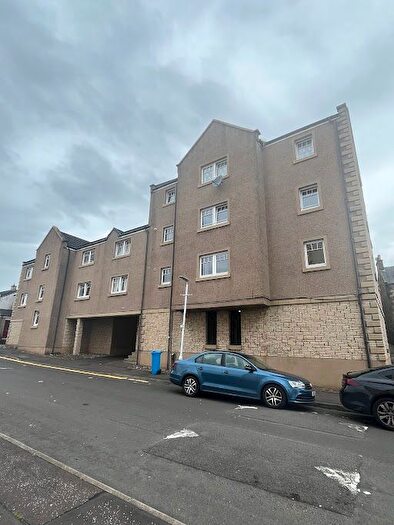 2 Bedroom Flat To Rent In Branning Court, Mid Street, Kirkcaldy, KY1