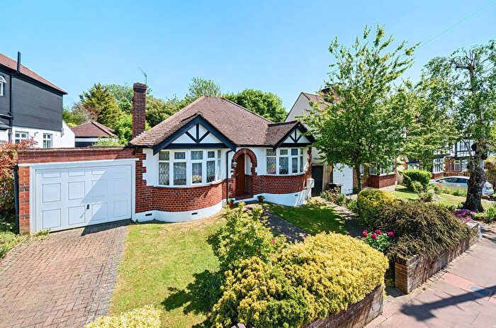 3 Bedroom Bungalow For Sale In Forest Way, Orpington, BR5
