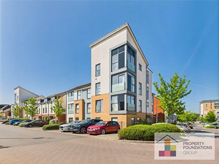 1 Bedroom Apartment For Sale In Midgham Way, Reading, Berkshire, RG2