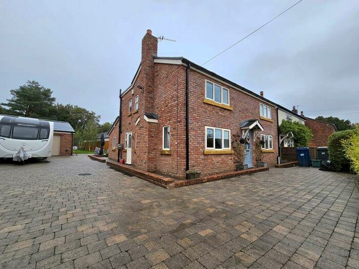 3 Bedroom Semi-Detached House To Rent In Moss House Lane, Much Hoole, Preston, PR4
