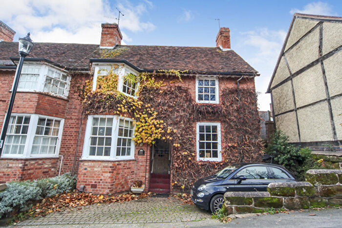 3 Bedroom Semi Detached House For Sale In Castle Lane, Warwick, CV34