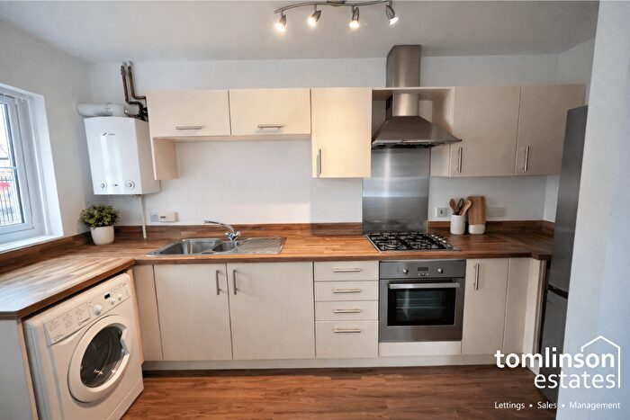 3 Bedroom Flat To Rent In Hassocks Close, Beeston, Nottingham, NG9