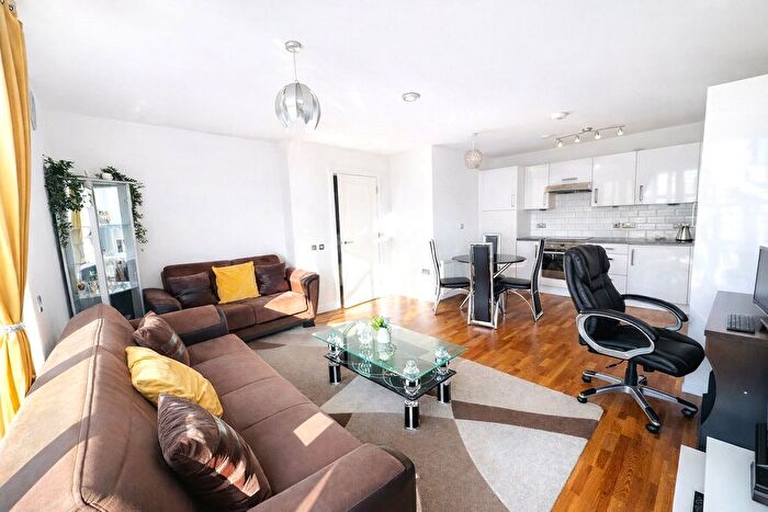 2 Bedroom Flat For Sale In Thurston Road, London, SE13