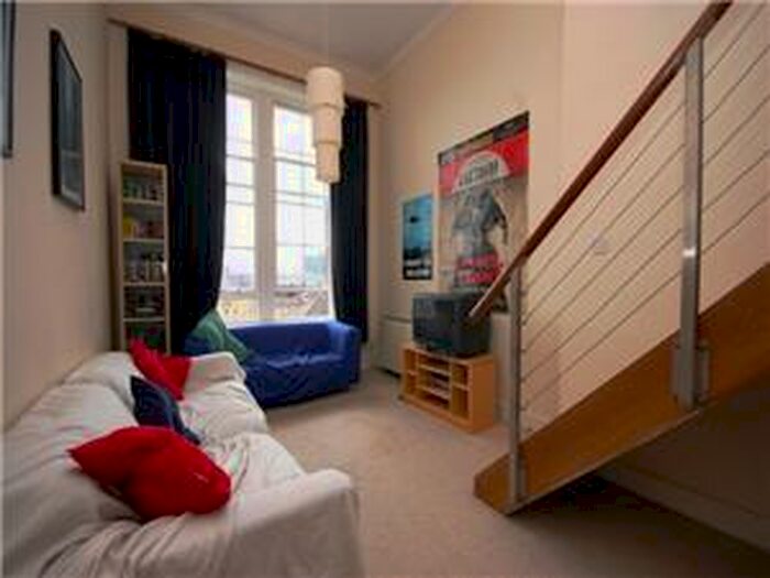 3 Bedroom Flat To Rent In St Leonards Crag Newington United Kingdom, EH8