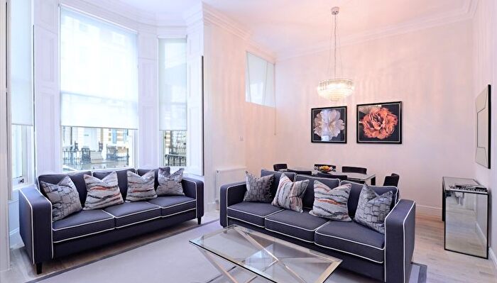 4 Bedroom Flat To Rent In Lexham Gardens, Kensington, W8