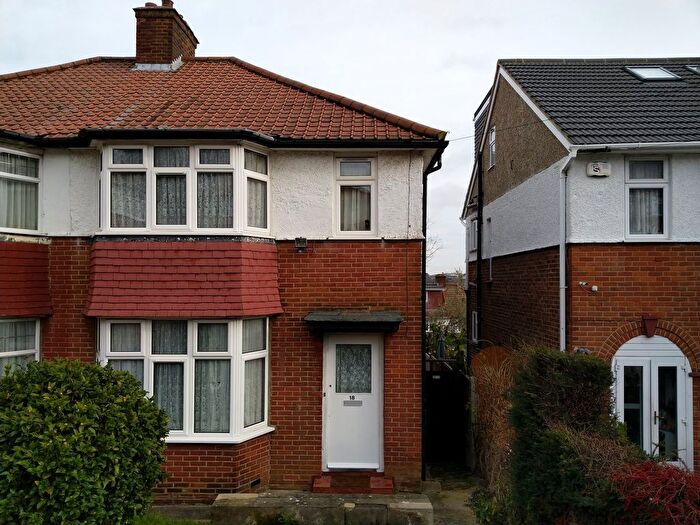 3 Bedroom Semi-Detached House For Sale In Stancroft, London, NW9