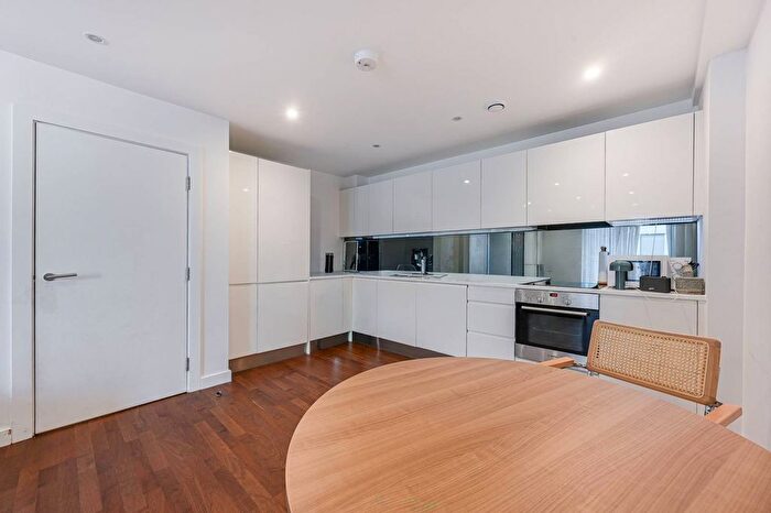 2 Bedroom Flat For Sale In Wharf Street, Deptford, London, SE8