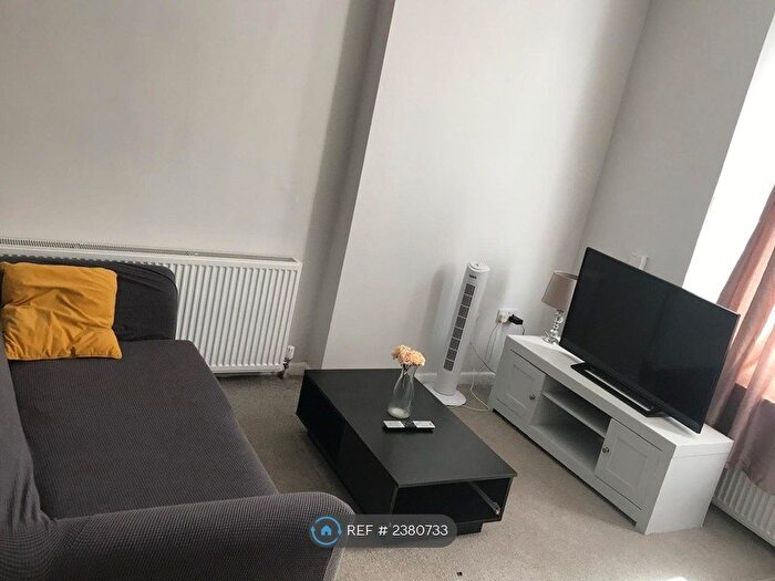 1 Bedroom Flat To Rent In Kingston Road, Portsmouth, PO2