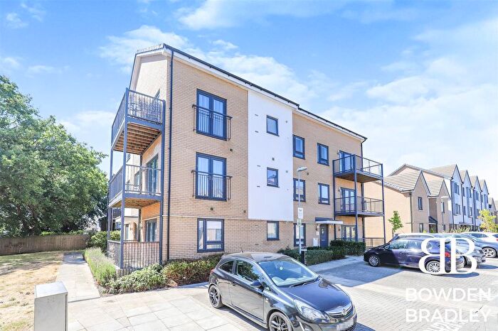 2 Bedroom Flat For Sale In Reservoir Way, Hainault, IG6