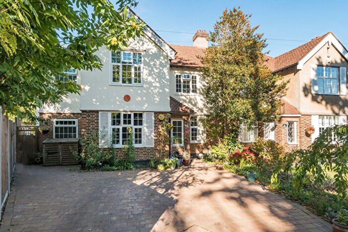 4 Bedroom Semi-Detached House For Sale In The Glade, West Wickham, Kent, BR4