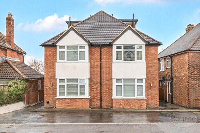 4 Bedroom Semi Detached House For Sale In Grange Road, Guildford, Surrey, GU2