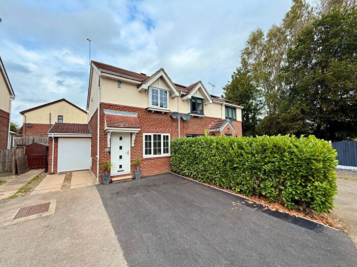 3 Bedroom Semi-Detached House For Sale In Hopefield Way, Rothwell, Leeds, West Yorkshire, LS26