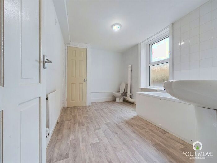 3 Bedroom Flat To Rent In Herbert Place, Margate, Kent, CT9