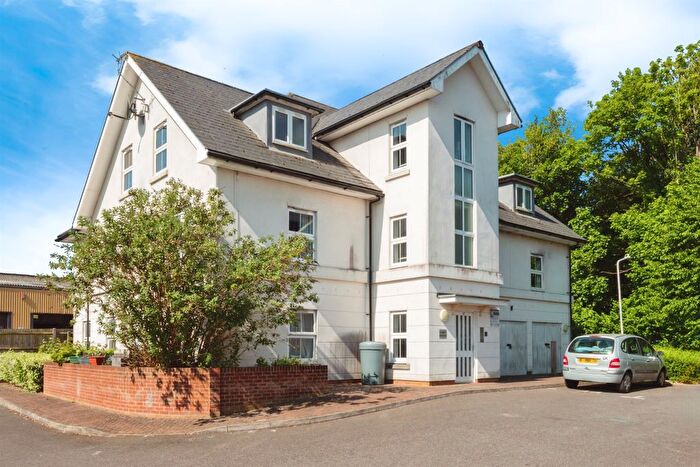 2 Bedroom Flat For Sale In Tunnel Road, Tunbridge Wells, TN1