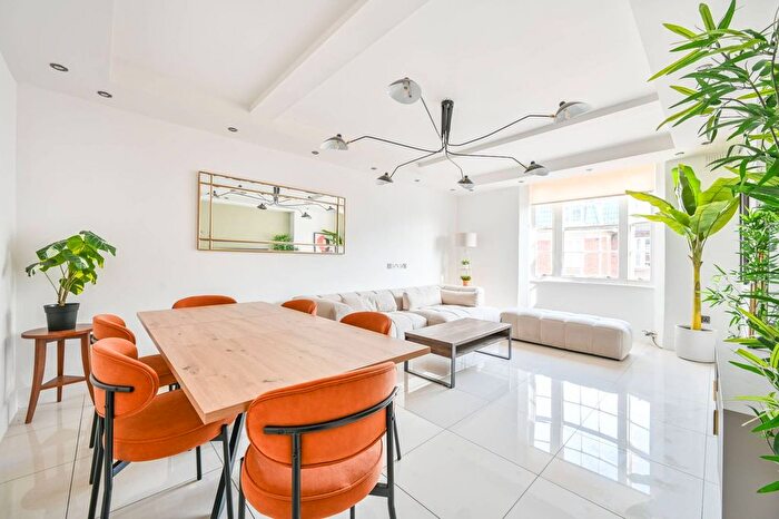 3 Bedroom Flat For Sale In Queensway, Bayswater, London, W2