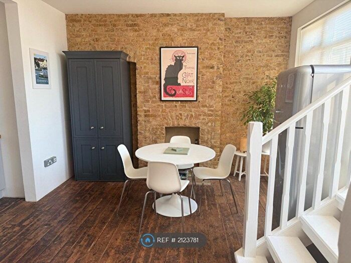 1 Bedroom Flat To Rent In Broadway, Leigh-On-Sea, SS9