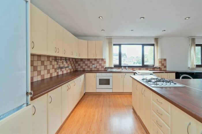 2 Bedroom Maisonette To Rent In Dorridge Road, Dorridge, B93