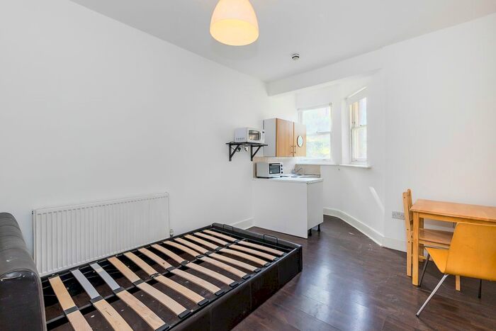 Studio To Rent In Carleton Road, Islington, N7