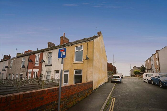 2 Bedroom End Of Terrace House For Sale In South Street North, Chesterfield, Derbyshire, S43