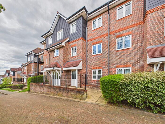 2 Bedroom Apartment To Rent In Freer Crescent, High Wycombe, HP13