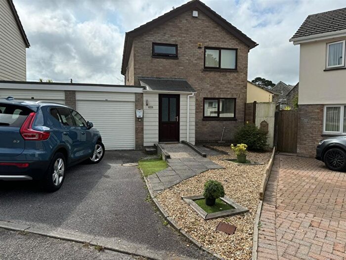 3 Bedroom Detached House To Rent In Little Treloweth, Pool, Redruth, TR15