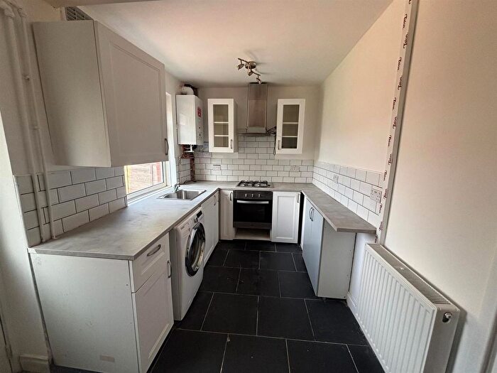 2 Bedroom Property To Rent In Palethorpe Road, Tipton, DY4