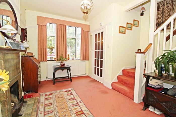 4 Bedroom Detached House For Sale In Oakwood Avenue, Beckenham, BR3