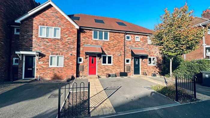 2 Bedroom Flat For Sale In Harcourt Road, Southampton, SO18